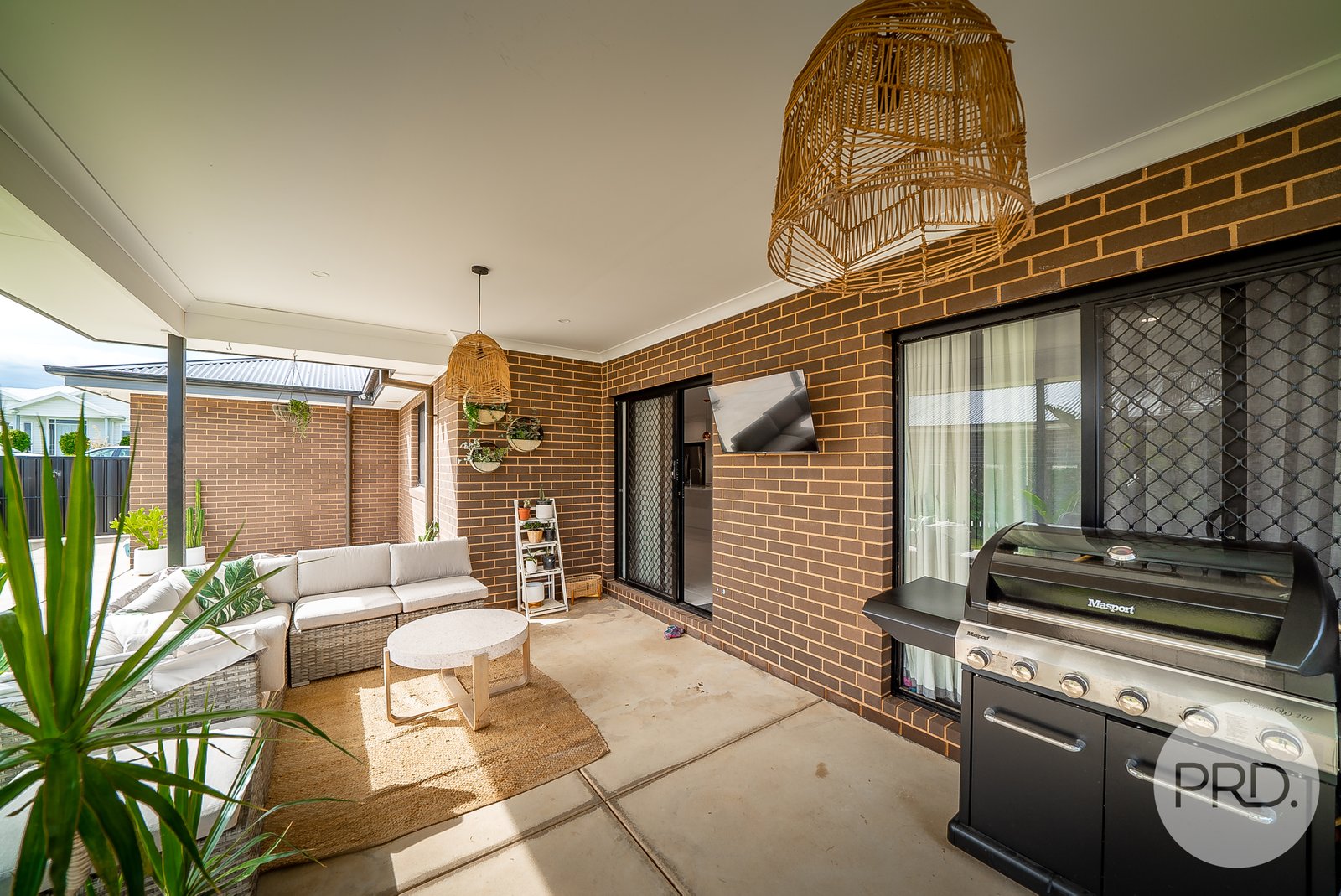 10 Nellywanna Street GOBBAGOMBALIN 16