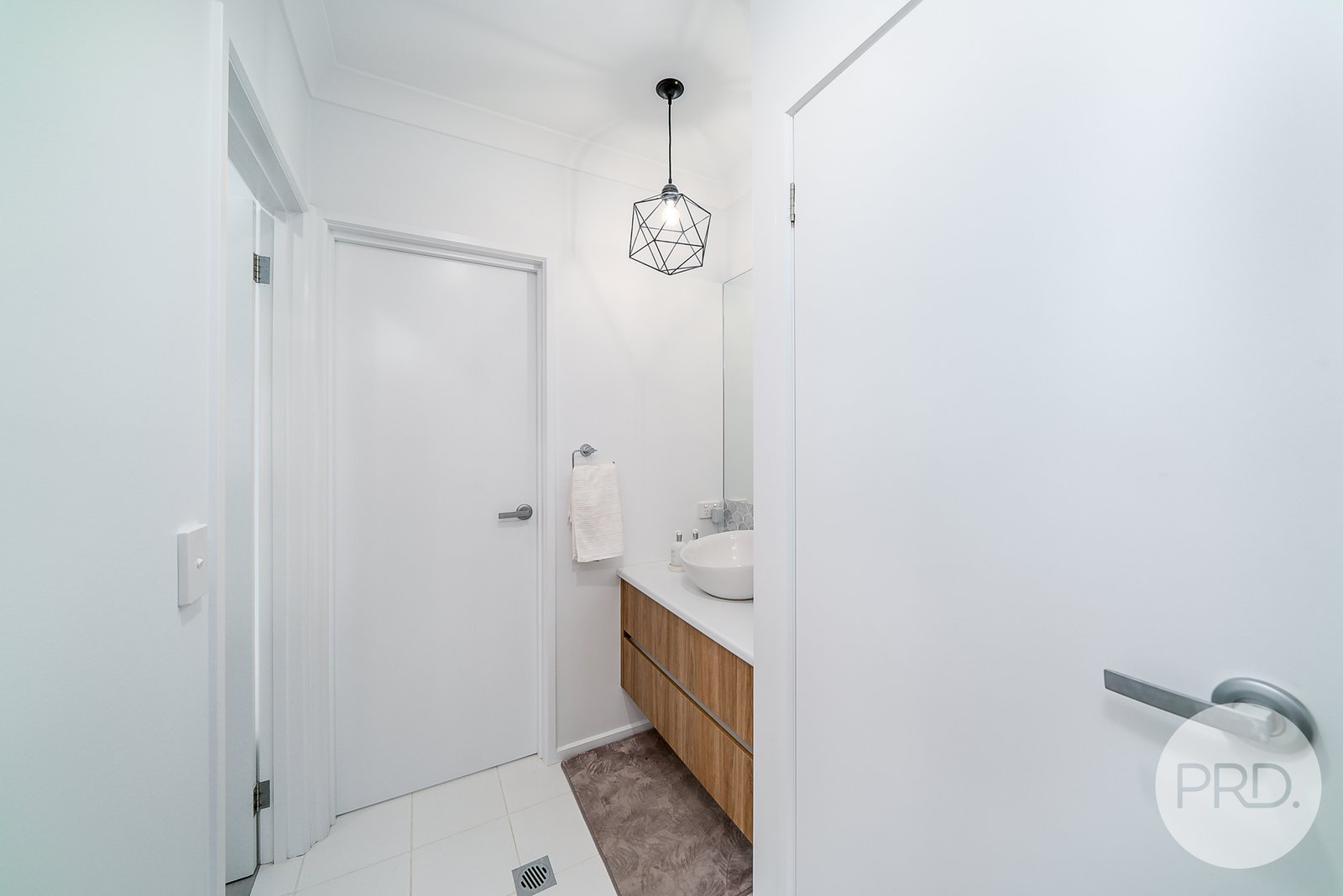 10 Nellywanna Street GOBBAGOMBALIN 13