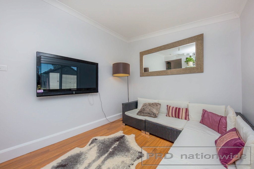 10 Nichols Street LORN 18