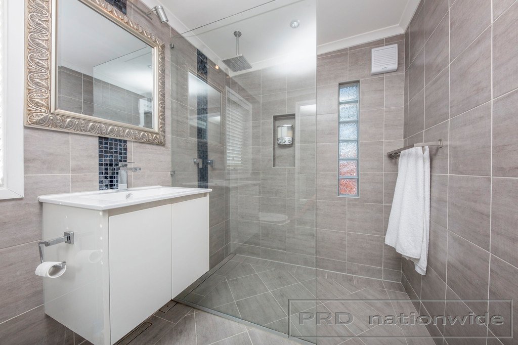 10 Nichols Street LORN 24