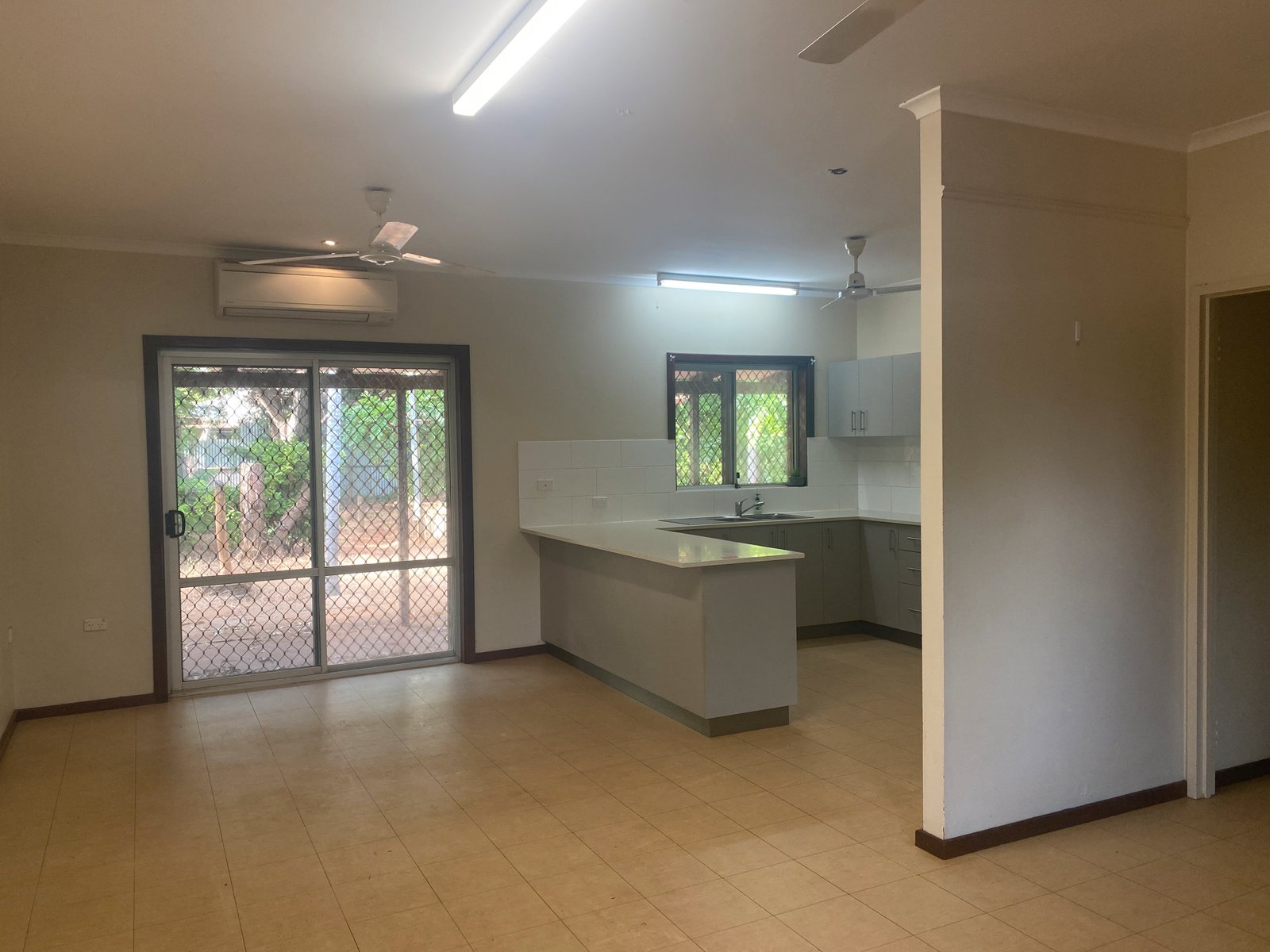 10 Nightingall Drive CABLE BEACH 3