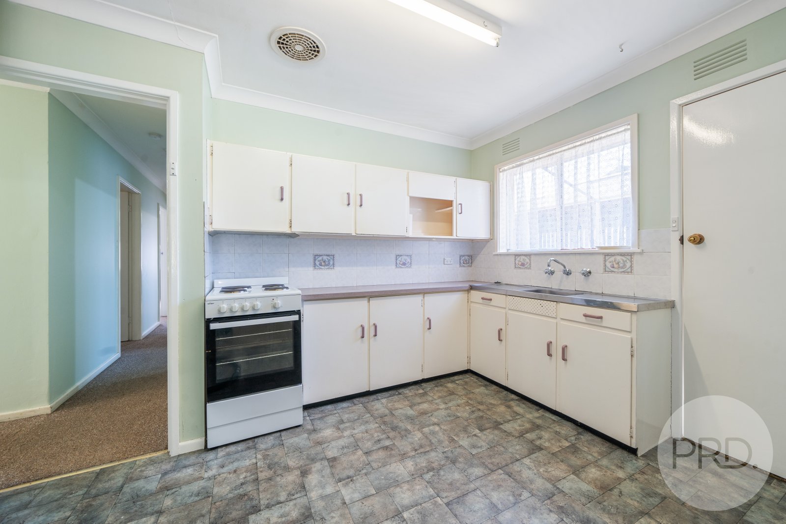 10 Nixon Crescent TOLLAND 4