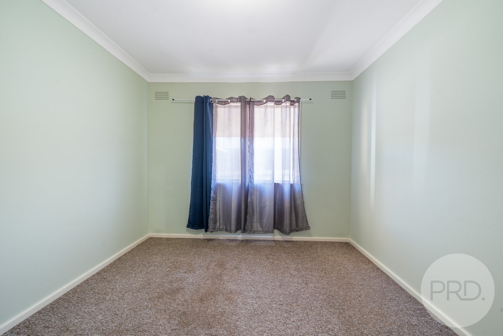 10 Nixon Crescent TOLLAND 6