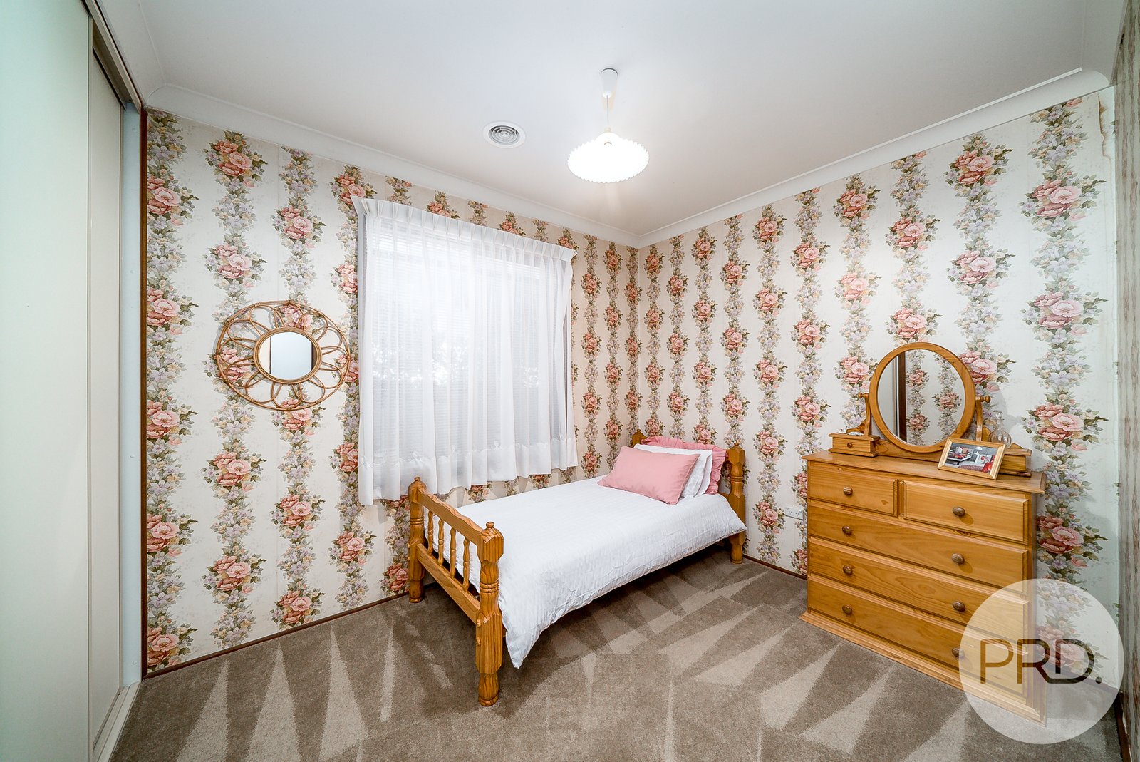 10 Norfolk Avenue LAKE ALBERT 12