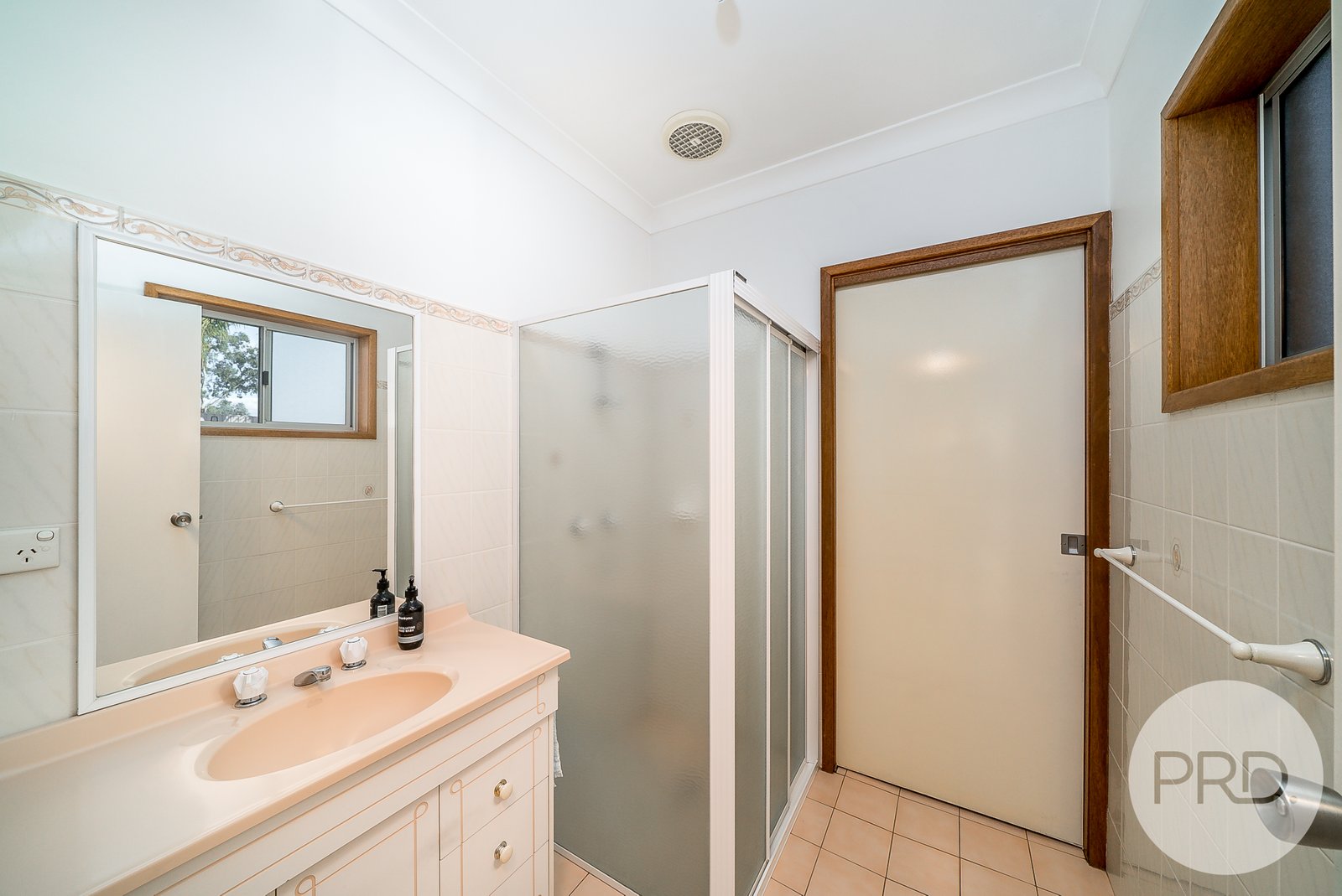 10 Norfolk Avenue LAKE ALBERT 13