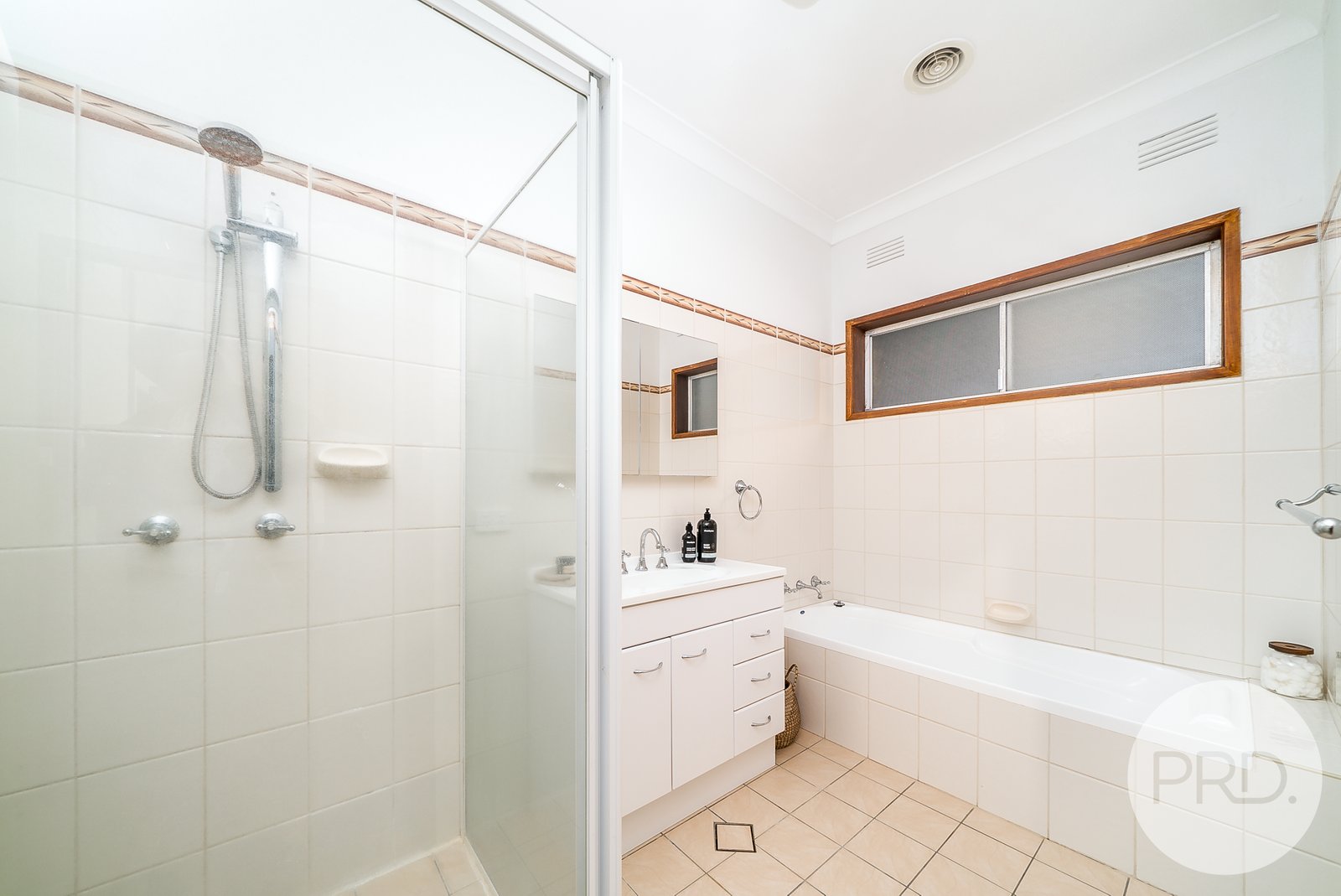 10 Norfolk Avenue LAKE ALBERT 14