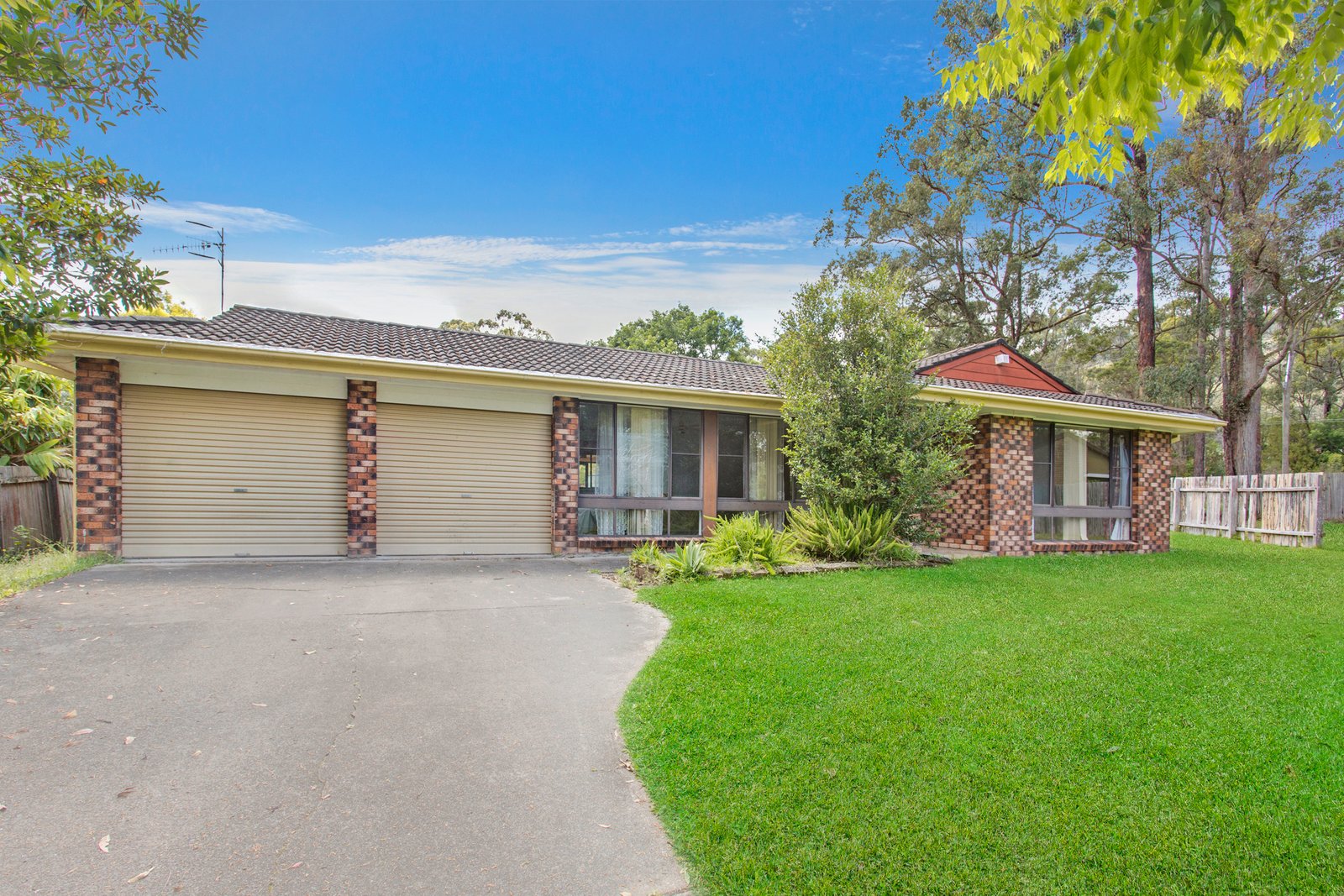 10 Oak Close LAKEWOOD 1