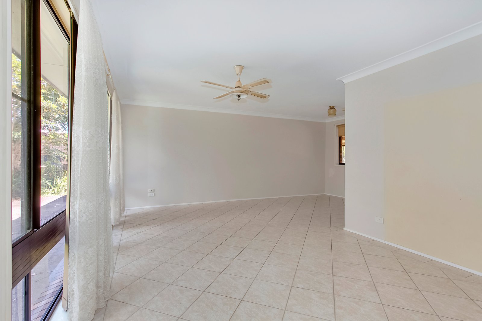 10 Oak Close LAKEWOOD 3