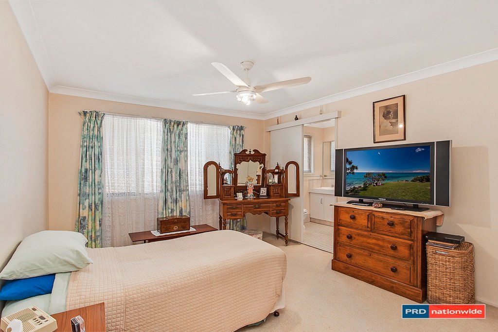 10 Oakland Court BURLEIGH WATERS 7