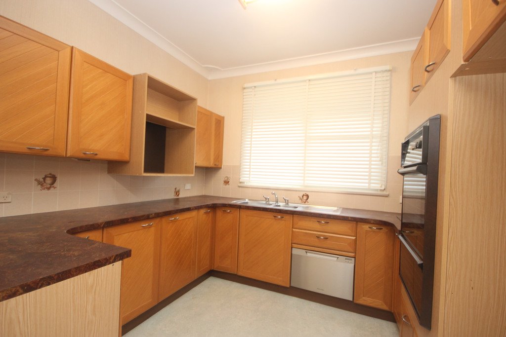 10 Oldham Crescent DOLLS POINT 2