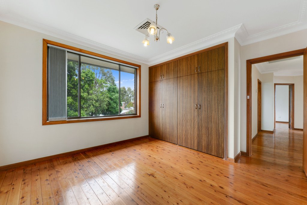 10 Olive Street KINGSGROVE 2