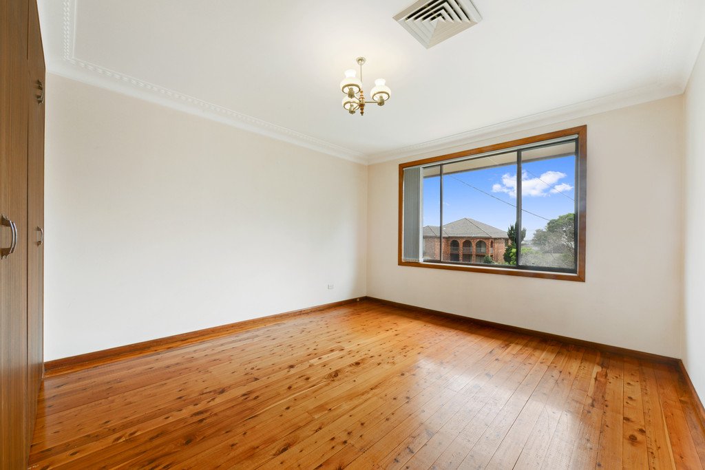10 Olive Street KINGSGROVE 3