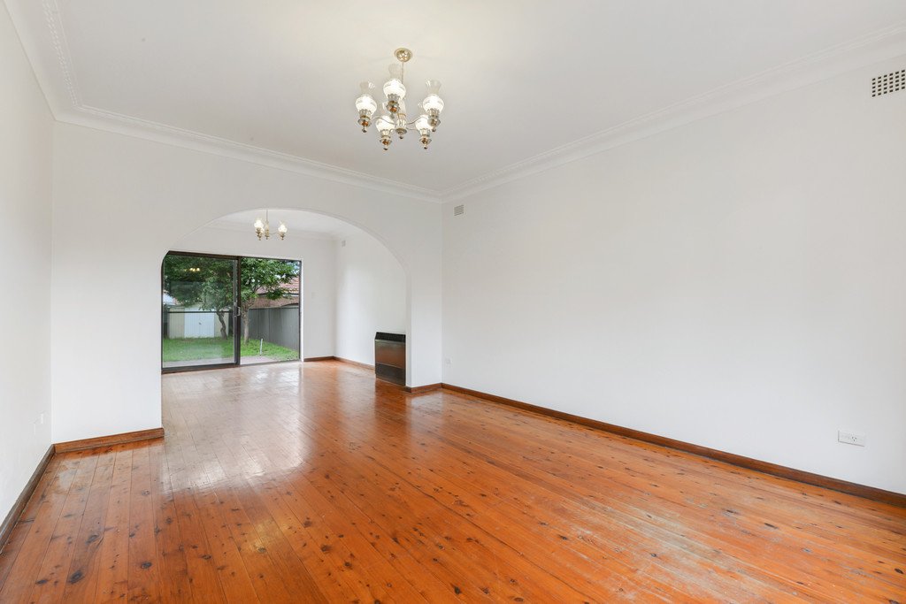10 Olive Street KINGSGROVE 7