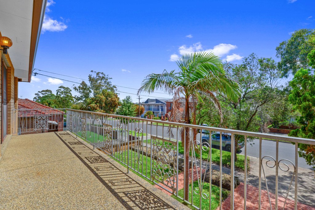 10 Olive Street KINGSGROVE 11