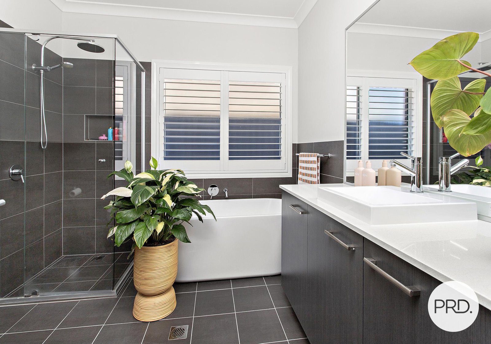 10 Omaroo Place HORSLEY 11