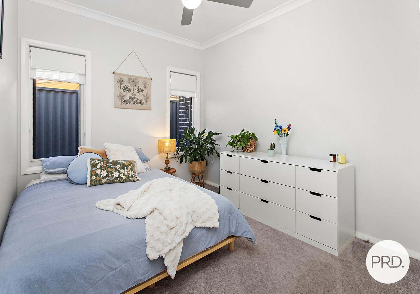 10 Omaroo Place HORSLEY 12