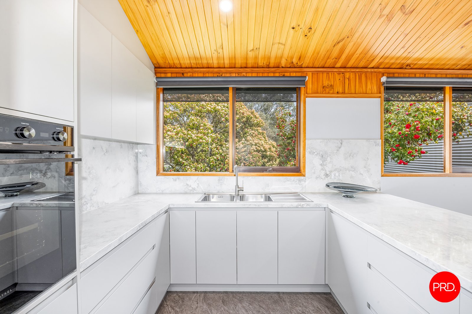 10 Ontario Lodge Lane SUTTON GRANGE 9