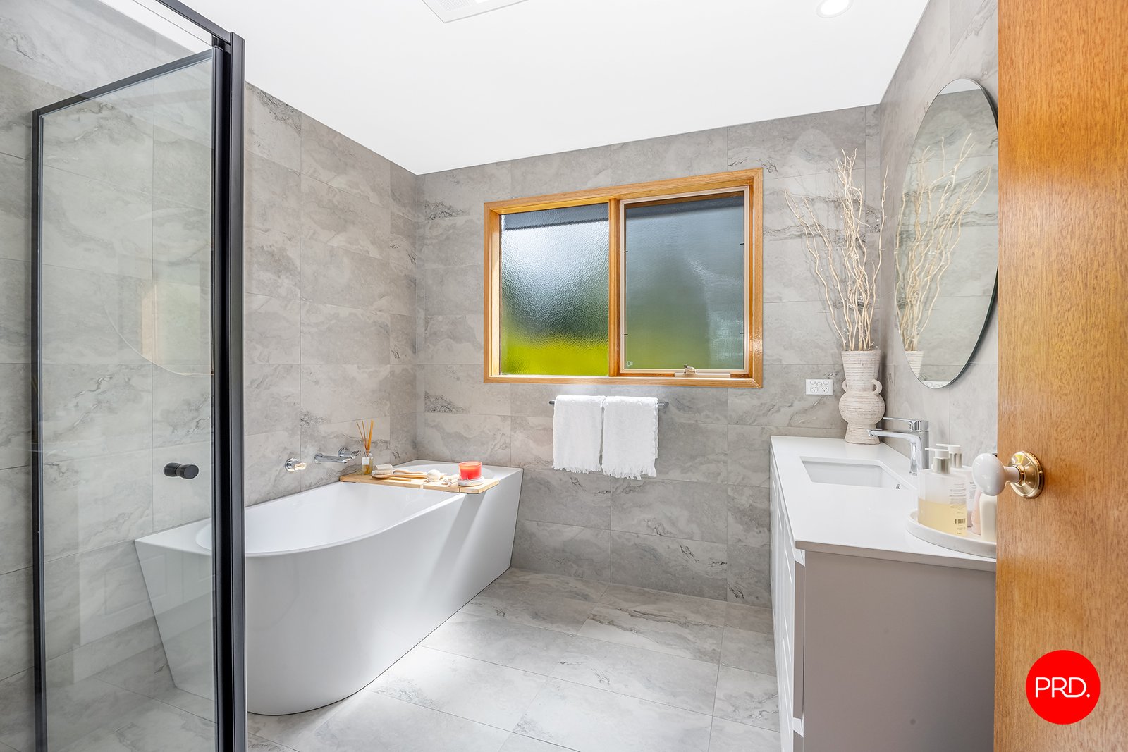 10 Ontario Lodge Lane SUTTON GRANGE 18