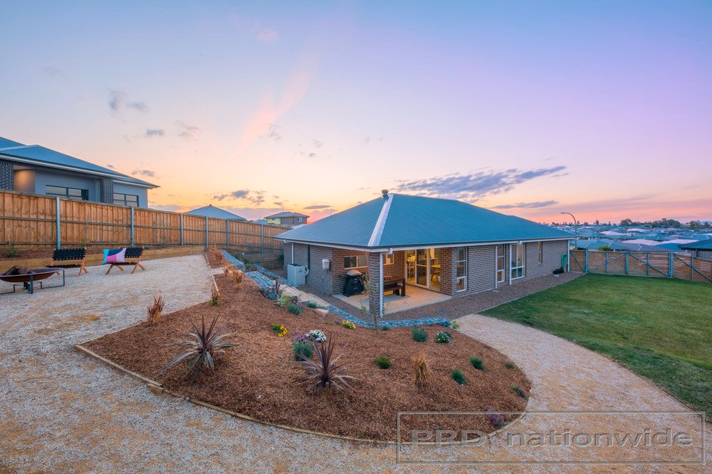 10 Orchard Close GILLIESTON HEIGHTS 24