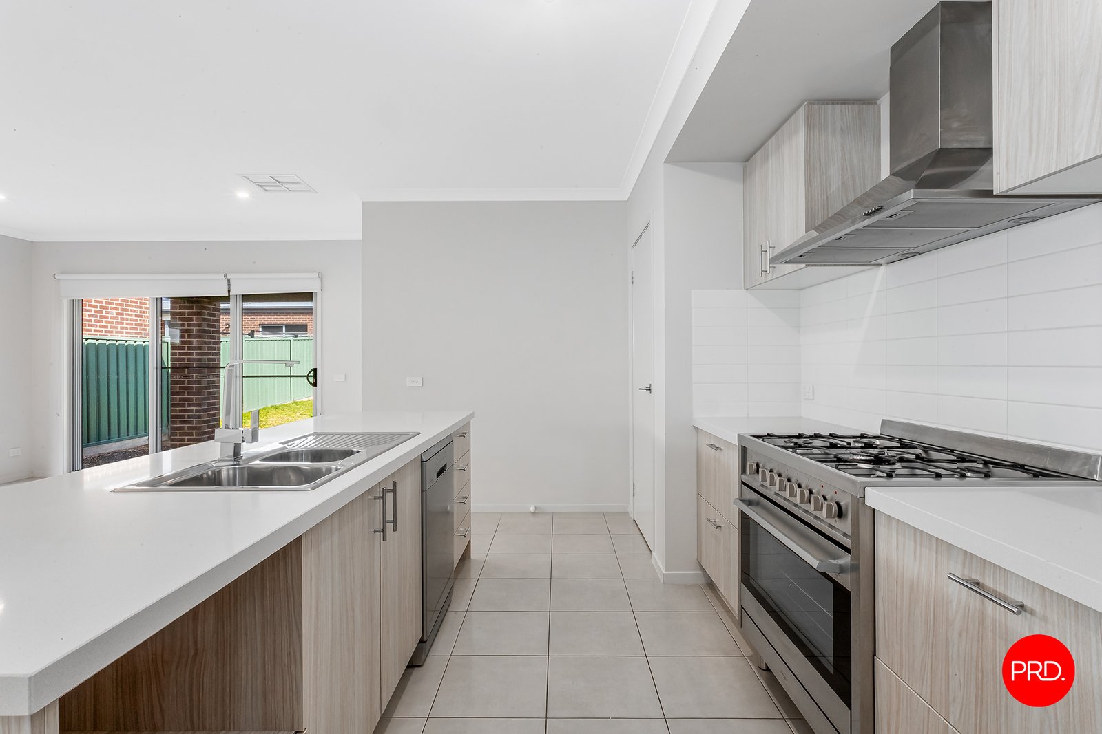 10 Orville Way WHITE HILLS 4