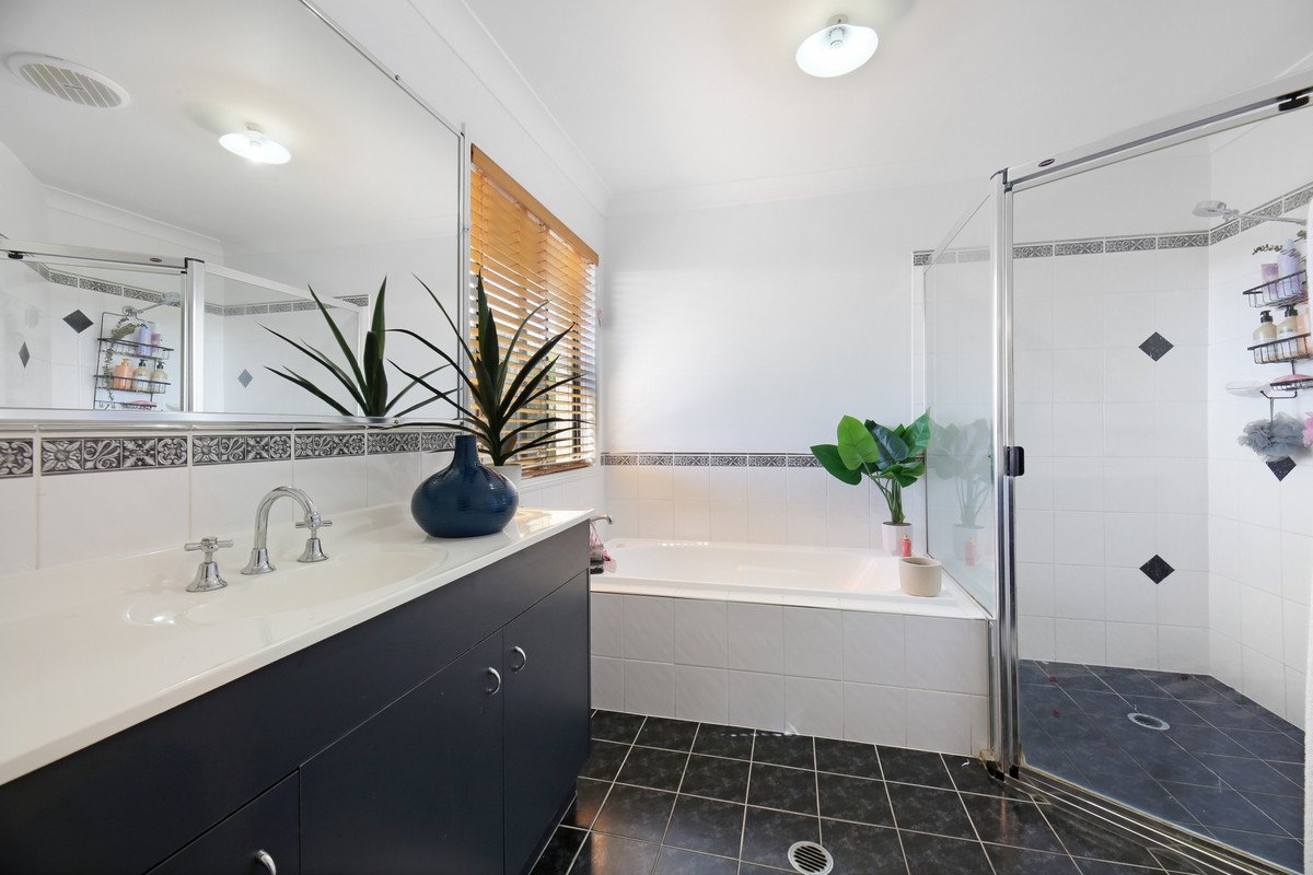 10 Palma Crescent Varsity Lakes 16