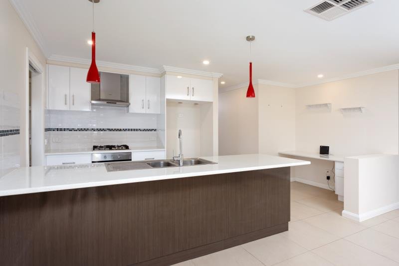 10 Paperbark Drive FOREST HILL 4