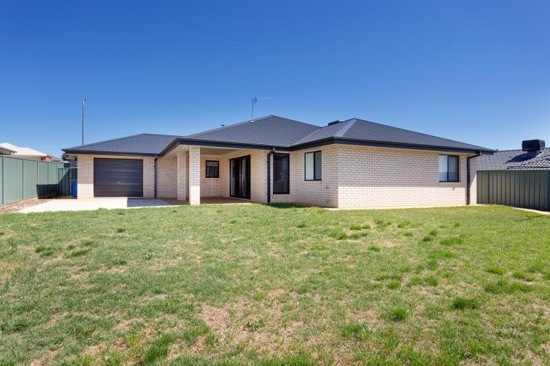 10 Paperbark Drive FOREST HILL 7