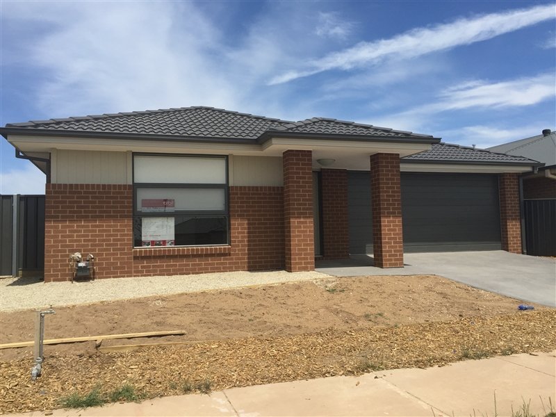 10 Parkview Boulevard HUNTLY 1