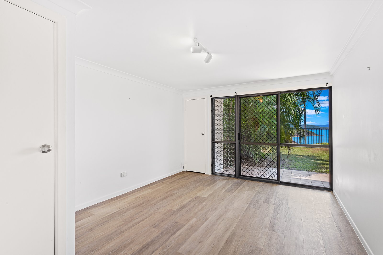 10 Passage Avenue SHUTE HARBOUR 17