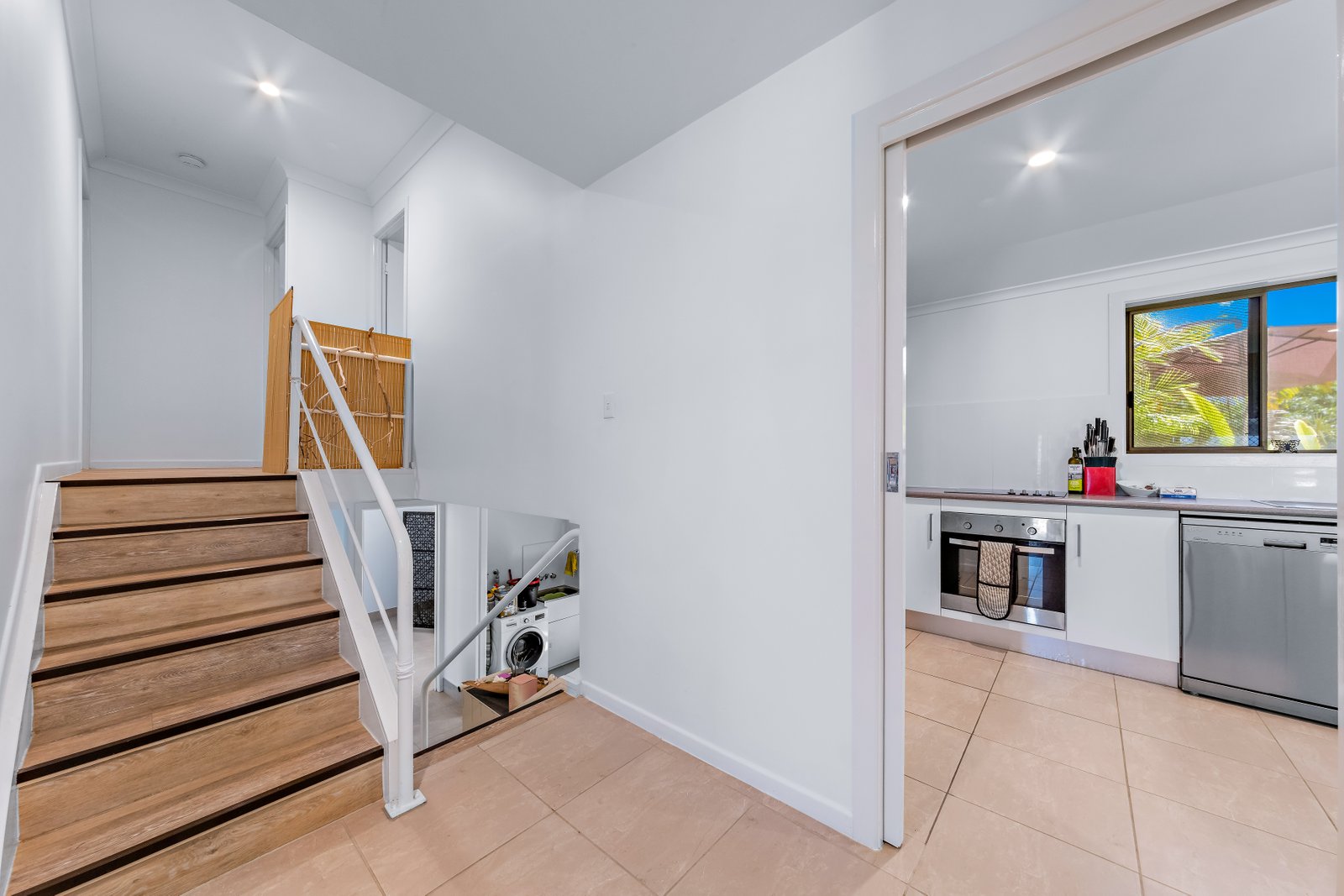 10 Passage Avenue SHUTE HARBOUR 9