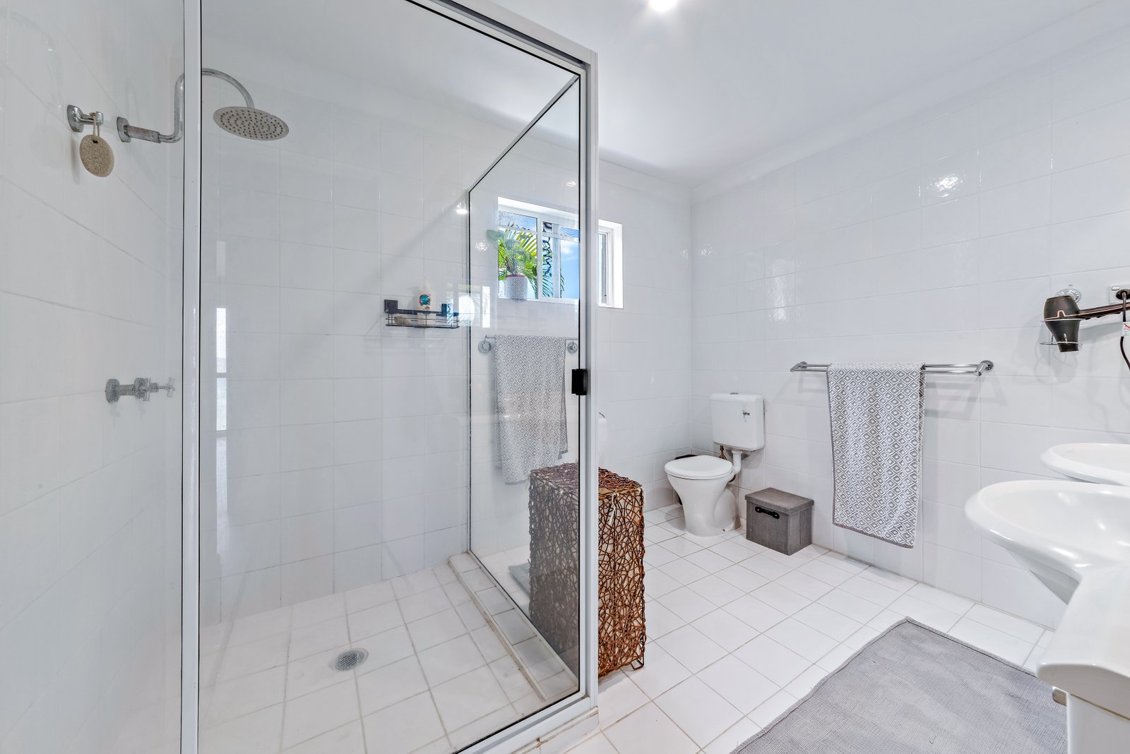 10 Passage Avenue SHUTE HARBOUR 13