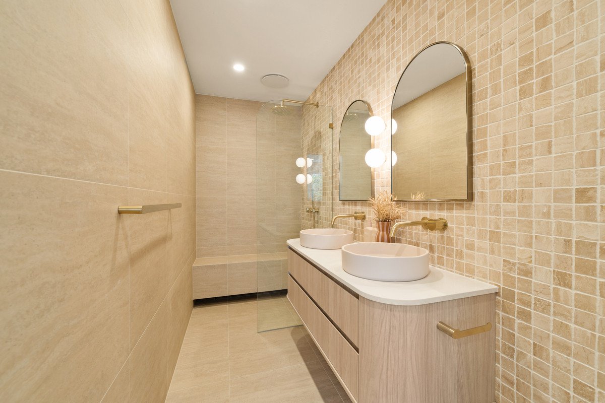 10 Paul Court Carrara 7