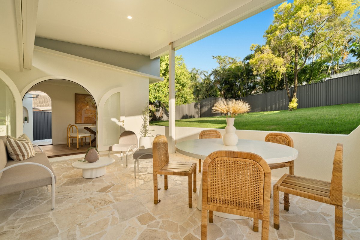 10 Paul Court Carrara 8