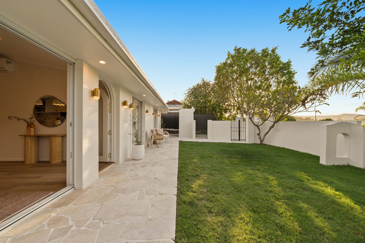 10 Paul Court Carrara 11