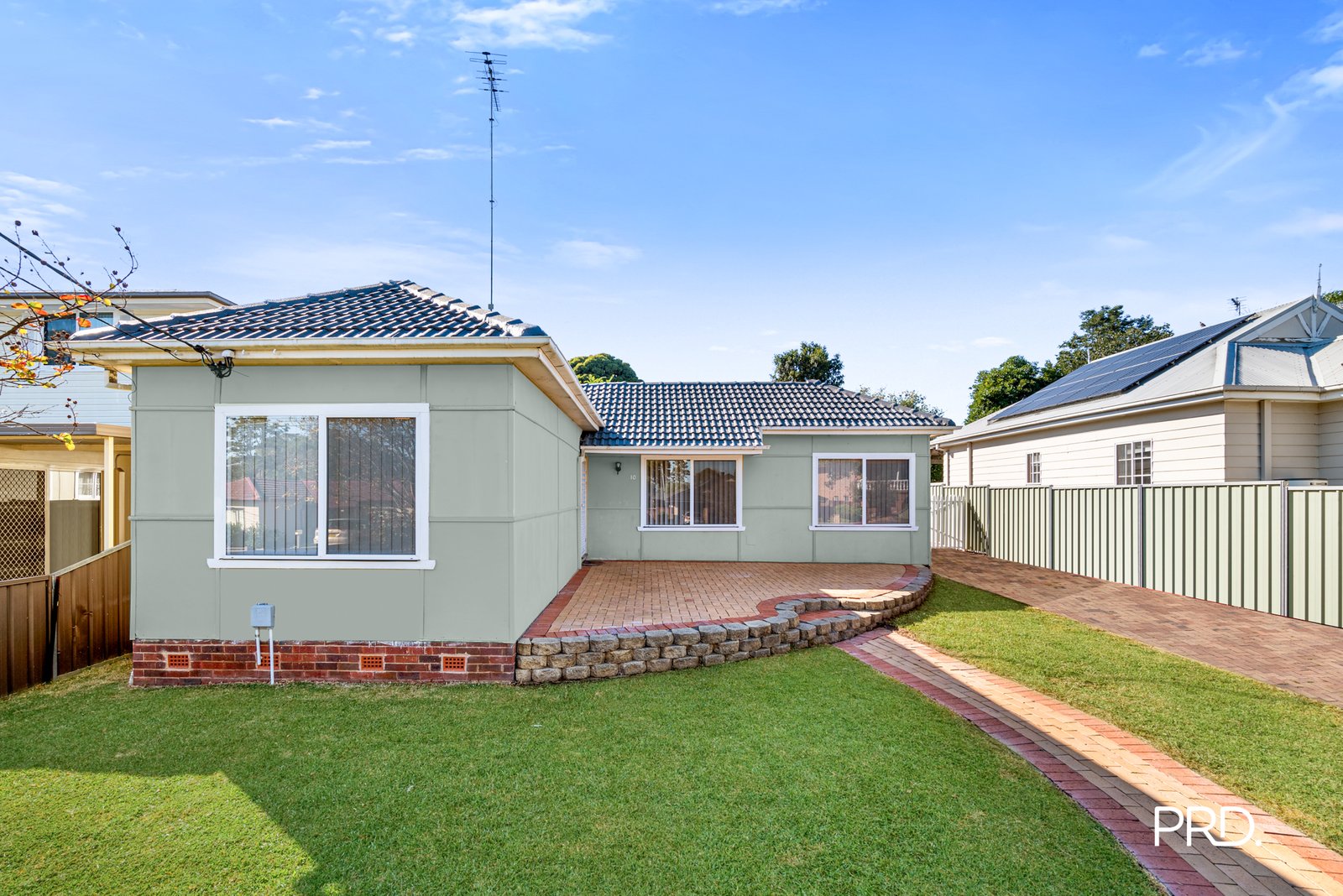 10 Penrose Crescent SOUTH PENRITH 1