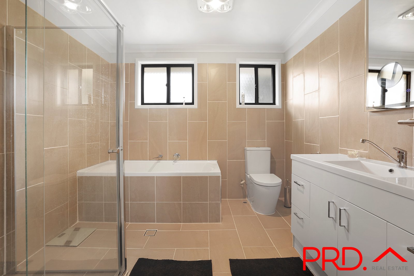 10 Peregrine Avenue TAMWORTH 8