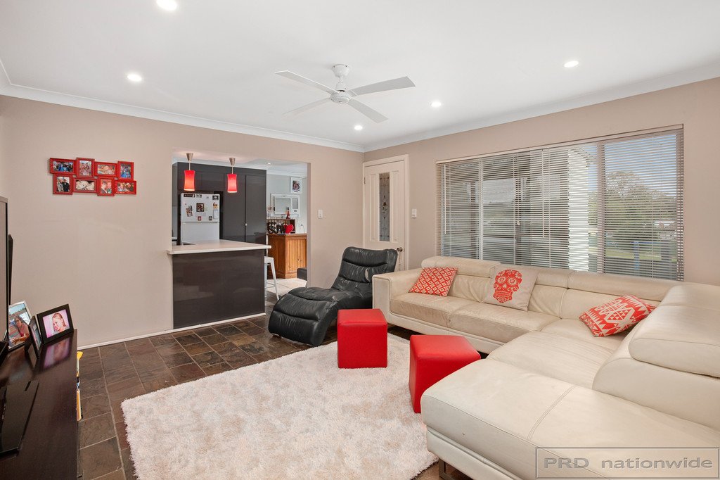 10 Petrie Close THORNTON 2