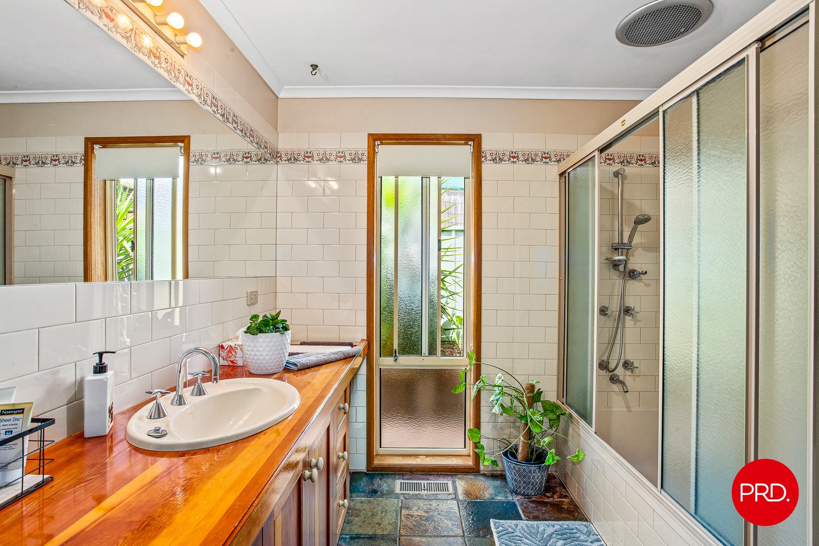 10 Phillis Street KANGAROO FLAT 12