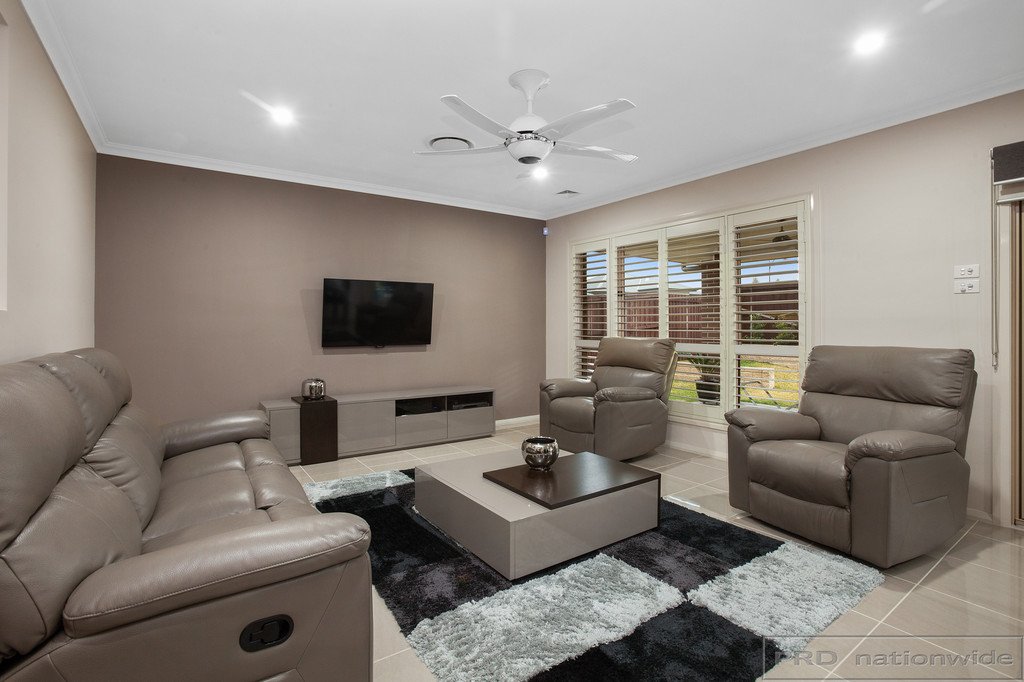 10 Pinchtail Street CHISHOLM 12