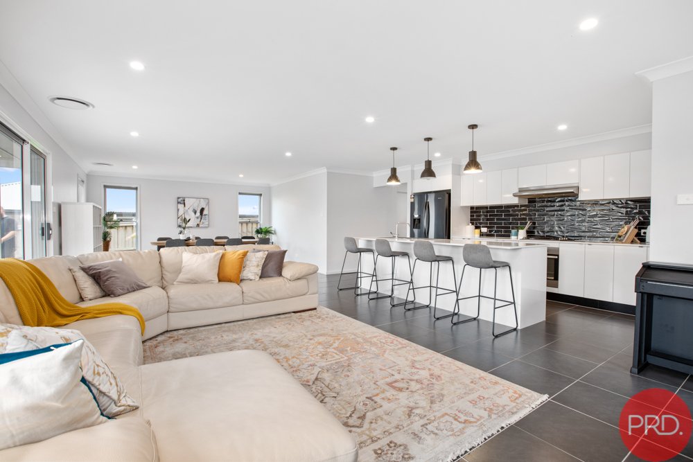 10 Pinfly Street CHISHOLM 8