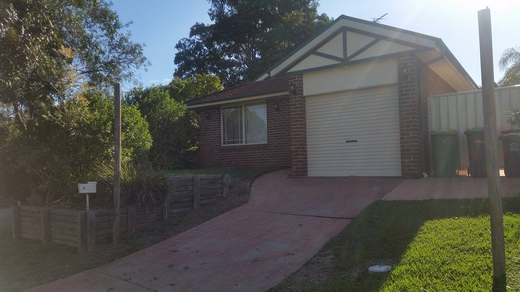 10 Poa Place GLENMORE PARK 1