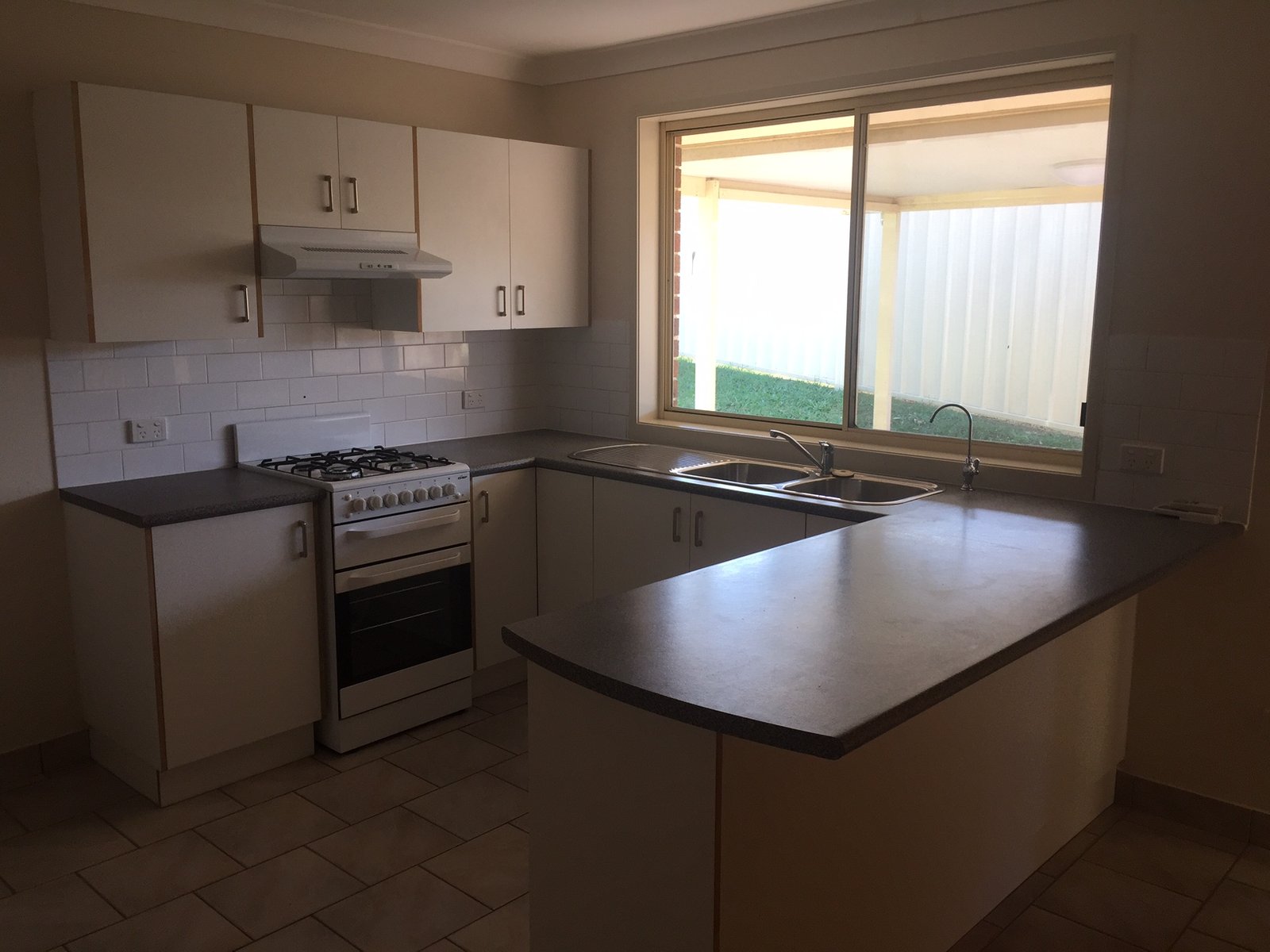 10 Poa Place GLENMORE PARK 2