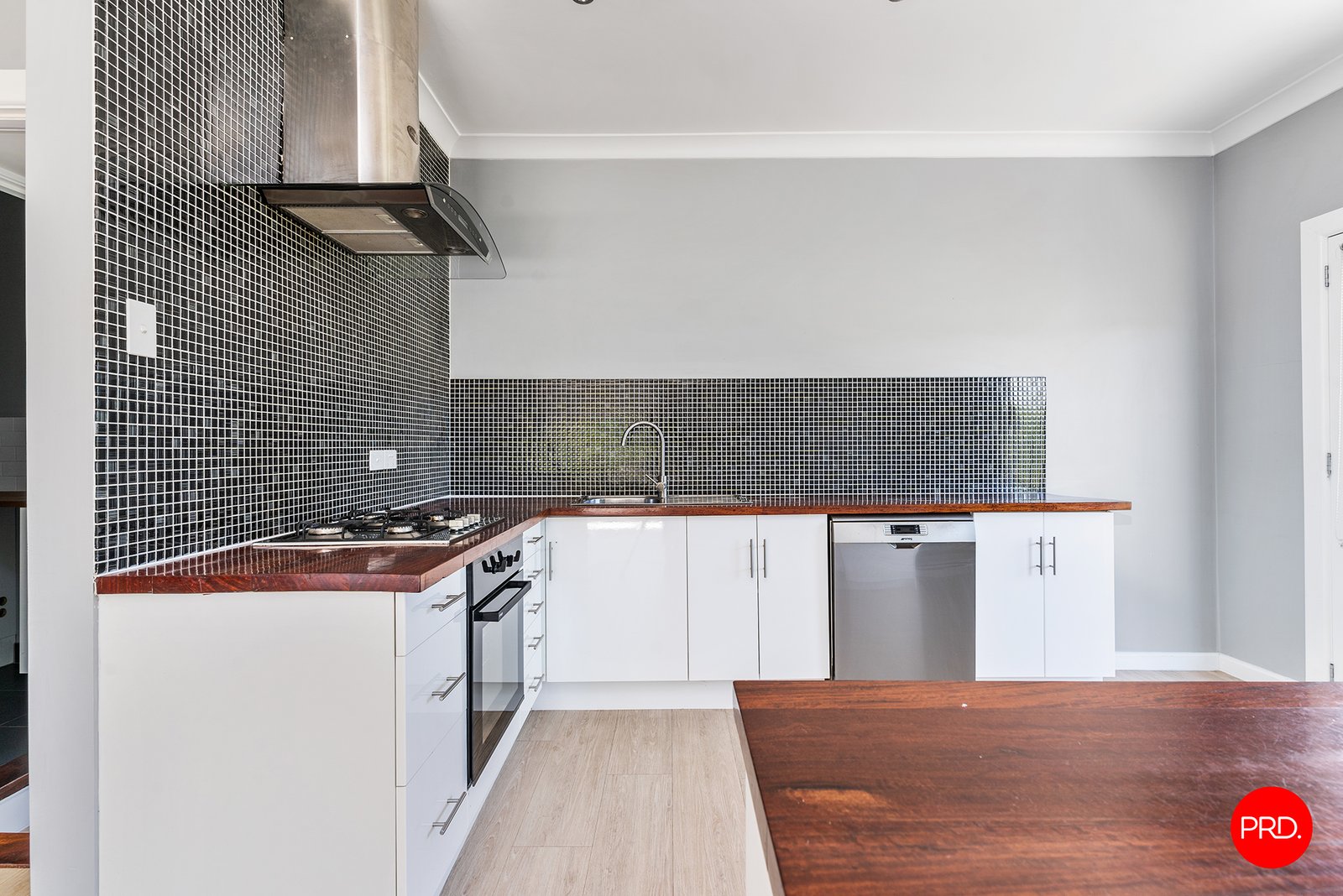 10 Poplar Street GOLDEN SQUARE 2