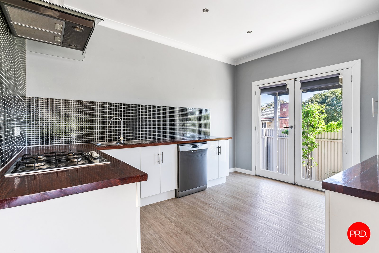 10 Poplar Street GOLDEN SQUARE 3