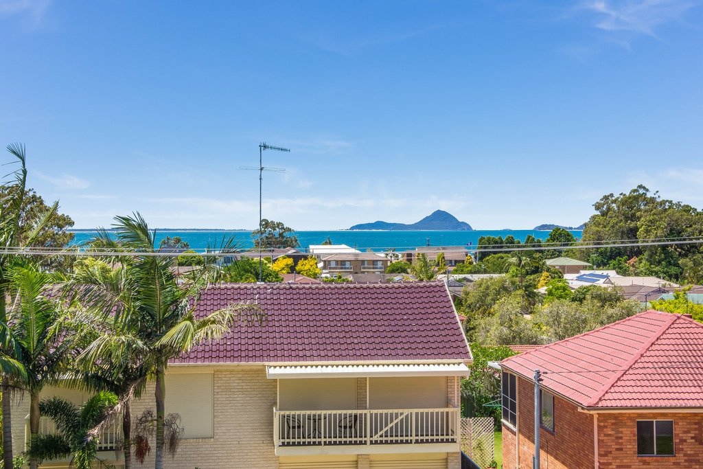 10 Raymond Avenue SALAMANDER BAY 19