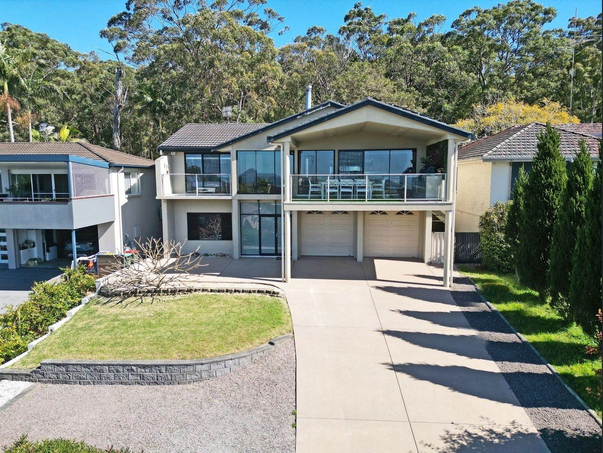 10 Raymond Avenue SALAMANDER BAY 2