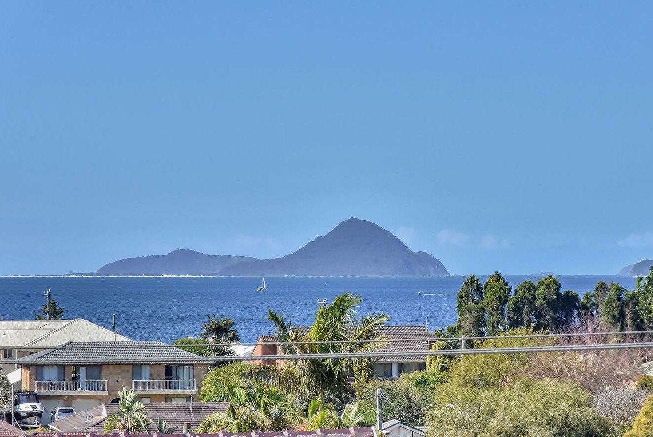 10 Raymond Avenue SALAMANDER BAY 9