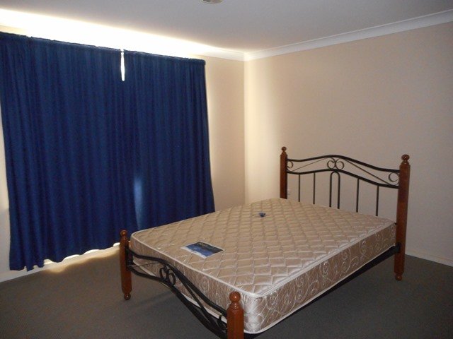 10 River Street TUMUT 6