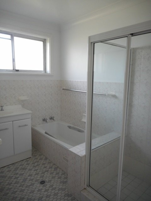 10 River Street TUMUT 9