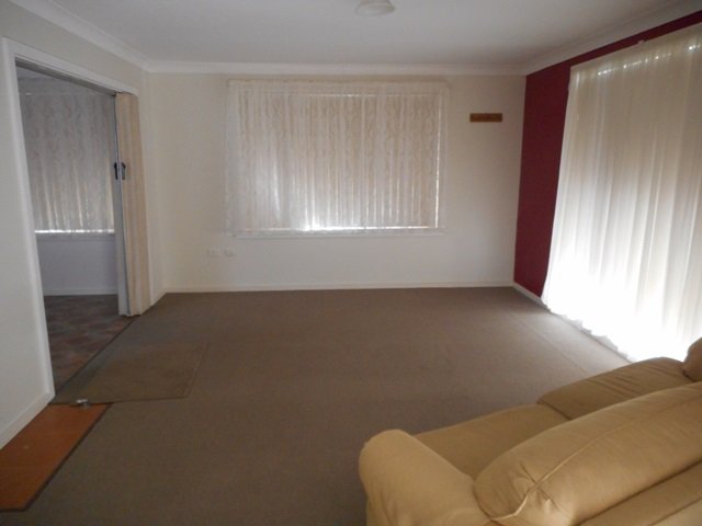 10 River Street TUMUT 2